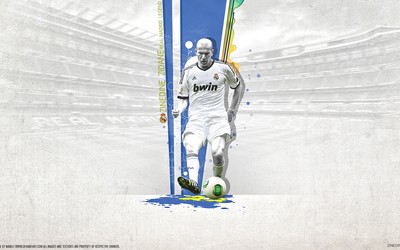 派亿体育焦点-于帕梅卡诺还能踢主力吗