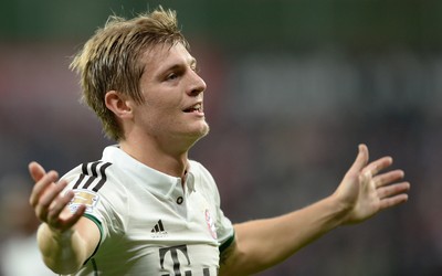 派亿体育精华-托马斯助攻后指向助攻者